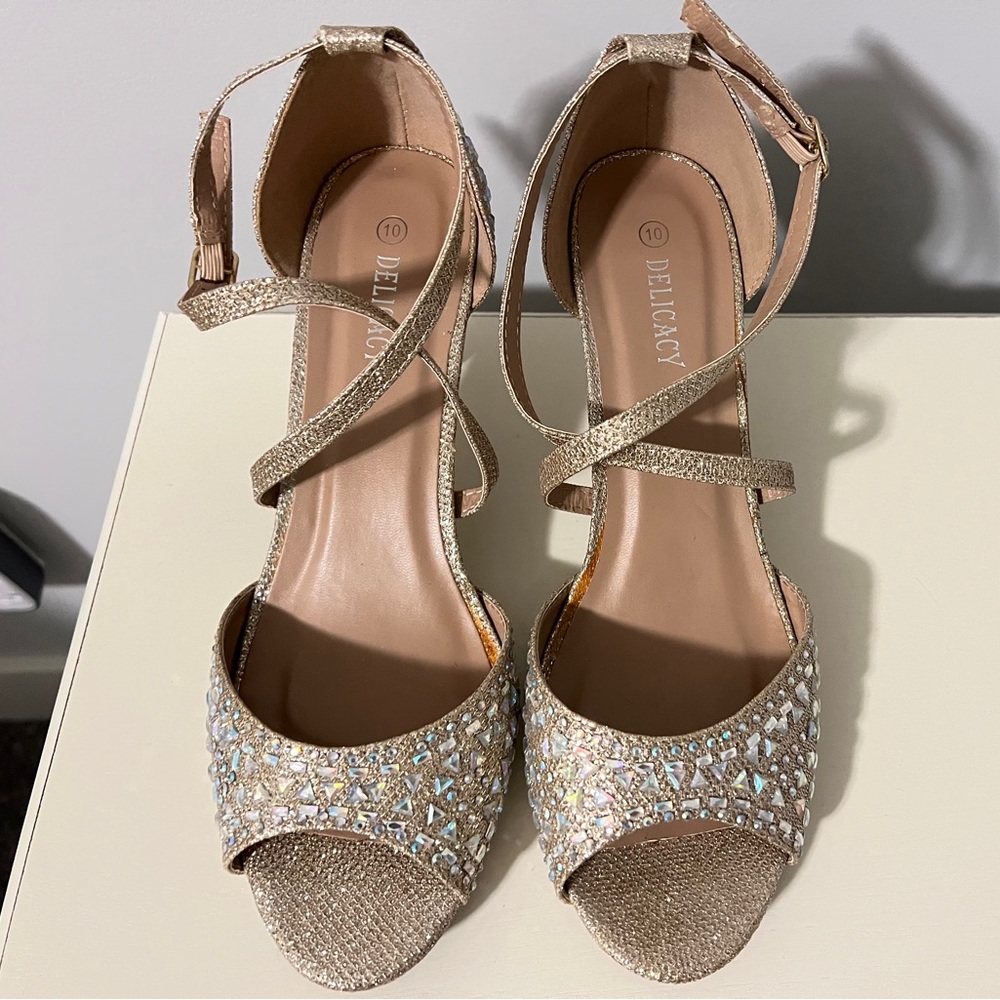 Delicacy heels, champagne. Size 10